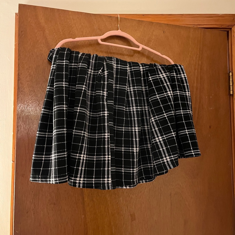 Black and White Plaid Skirt